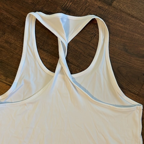 Avia Women's Performance ButterSoft Twist Back Sleeveless Tank Top Size S (4-6) - Picture 8 of 13